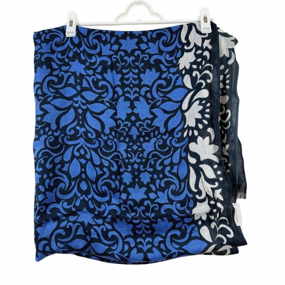 Banana Republic Blue‎ Blanket Scarf 72x36”
